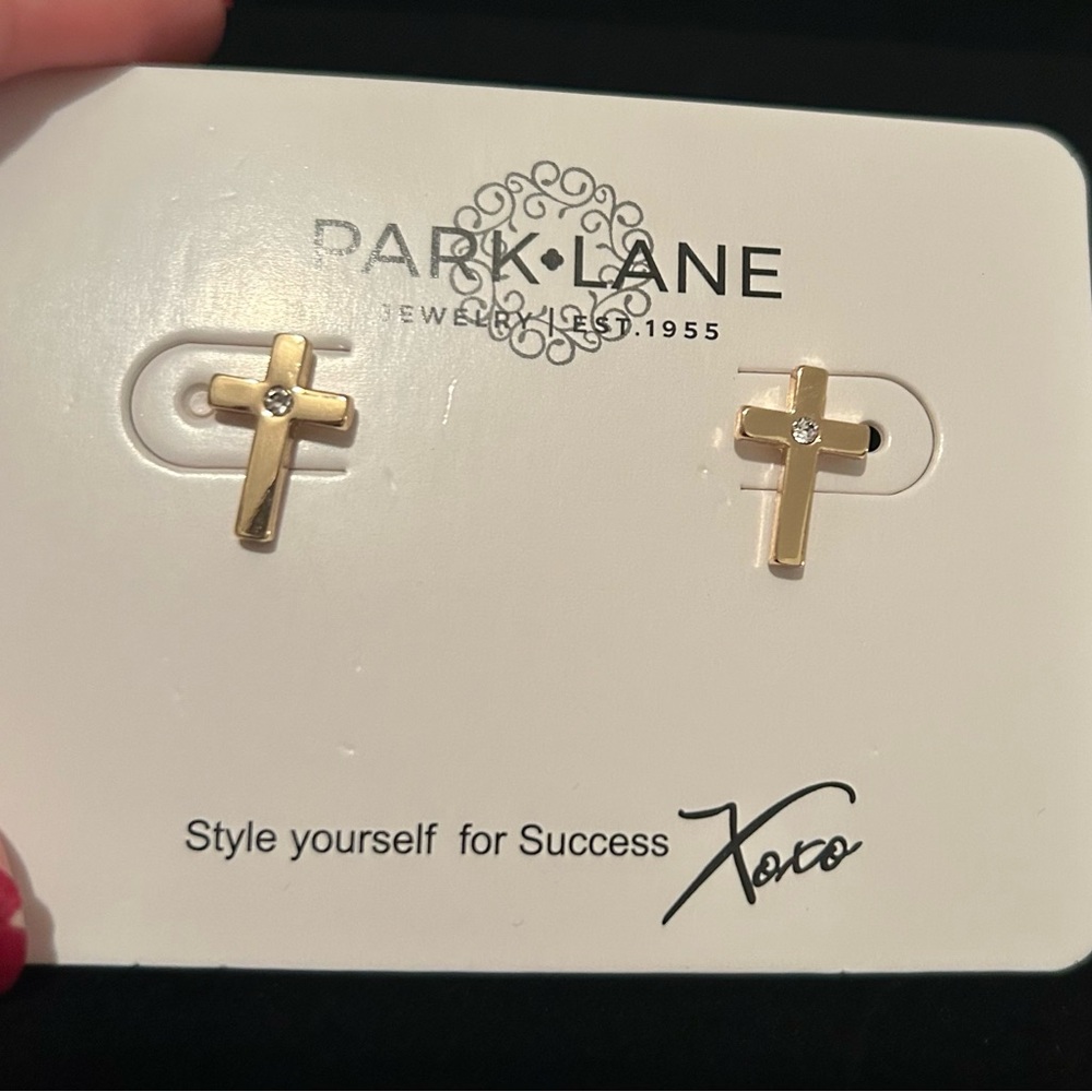 BNIB Beautiful gold cross studs